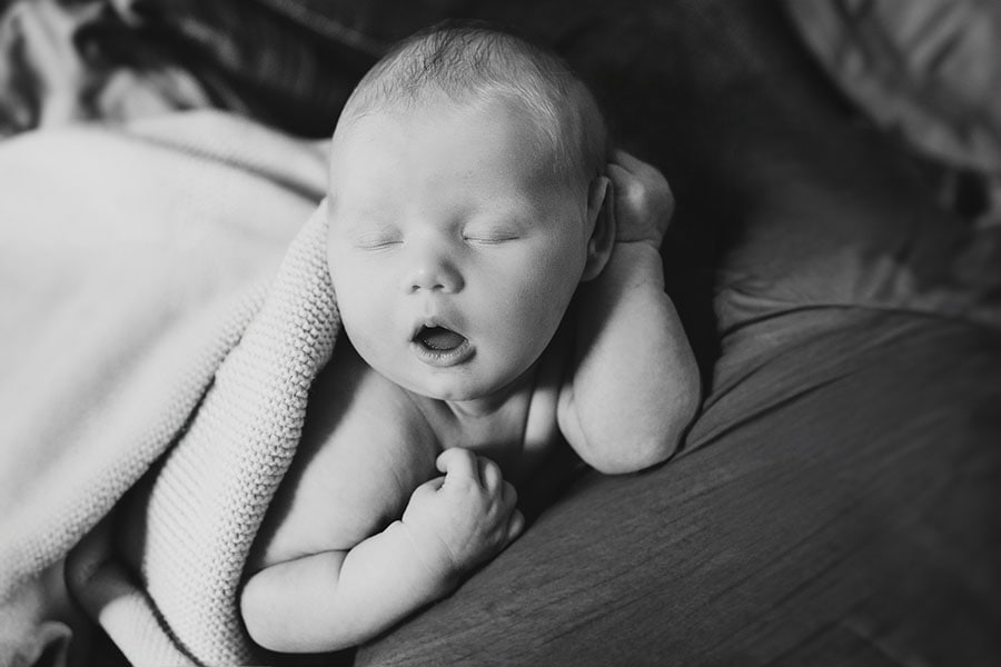 Babyfoto Schwarzweiß